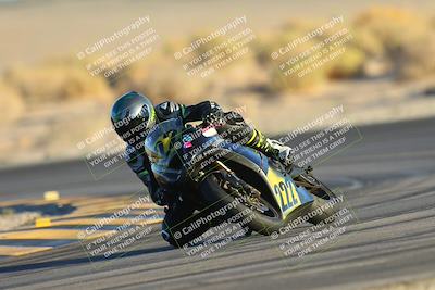 media/Nov-17-2024-CVMA (Sun) [[1fec520723]]/Race 17-Amateur Supersport Middleweight/